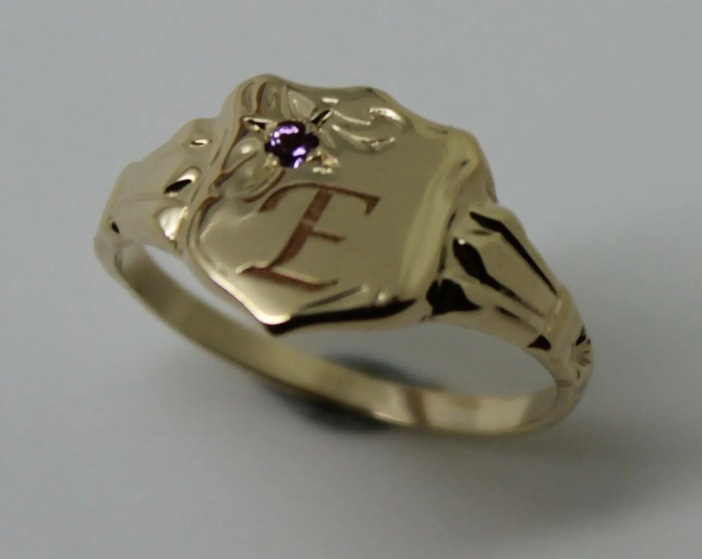 9ct Small Yellow Gold Amethyst Shield Signet Ring   Engraving Of One Initial - Choose your size