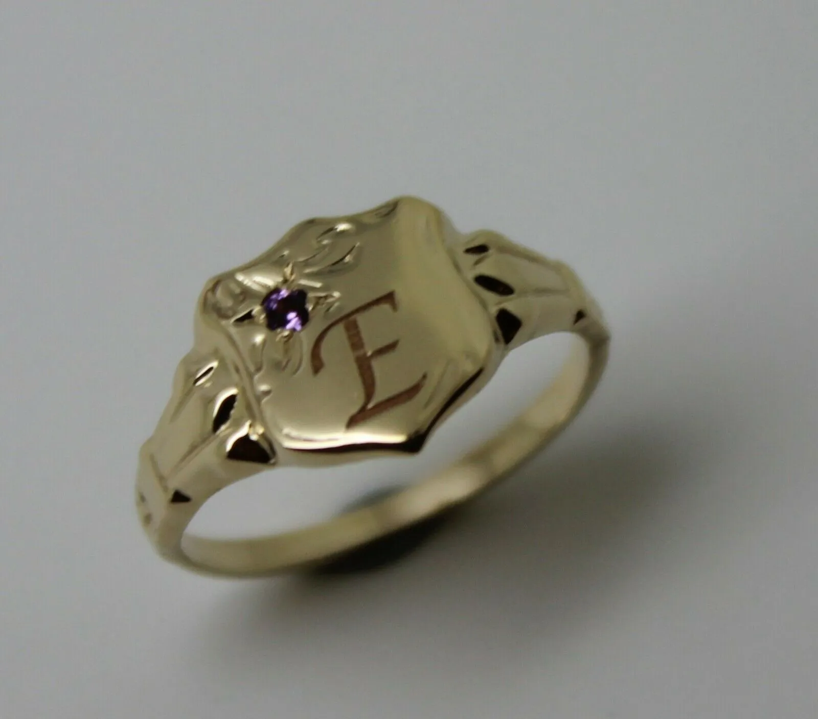 9ct Small Yellow Gold Amethyst Shield Signet Ring   Engraving Of One Initial - Choose your size