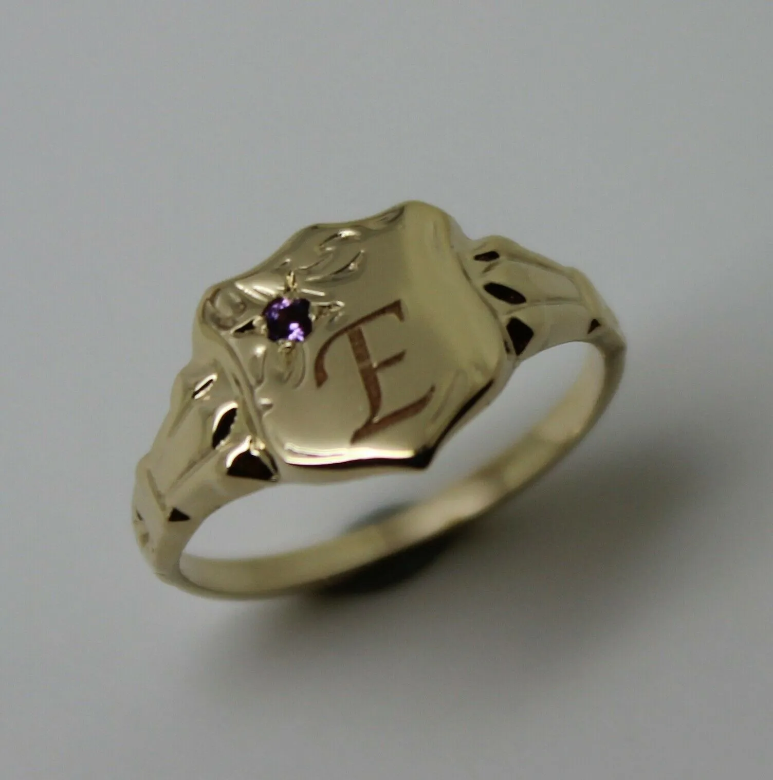 9ct Small Yellow Gold Amethyst Shield Signet Ring   Engraving Of One Initial - Choose your size