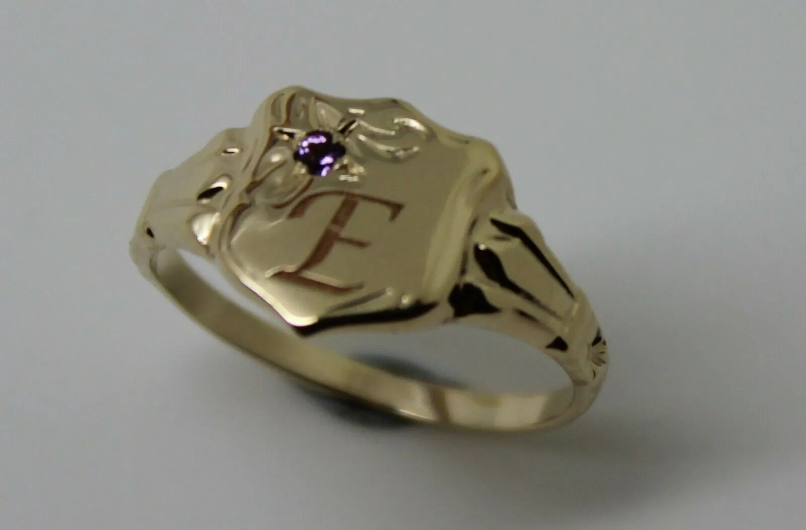 9ct Small Yellow Gold Amethyst Shield Signet Ring   Engraving Of One Initial - Choose your size