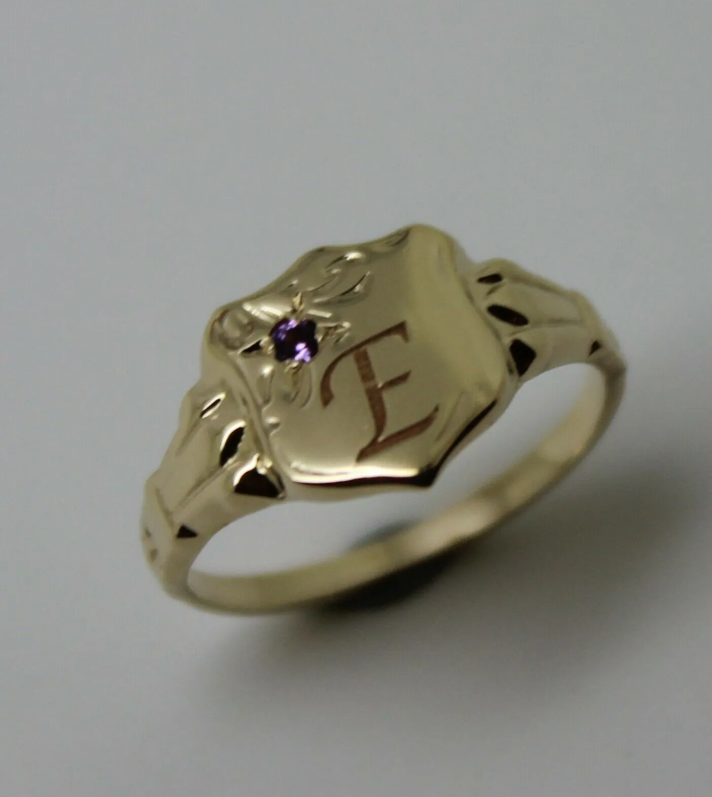 9ct Small Yellow Gold Amethyst Shield Signet Ring   Engraving Of One Initial - Choose your size