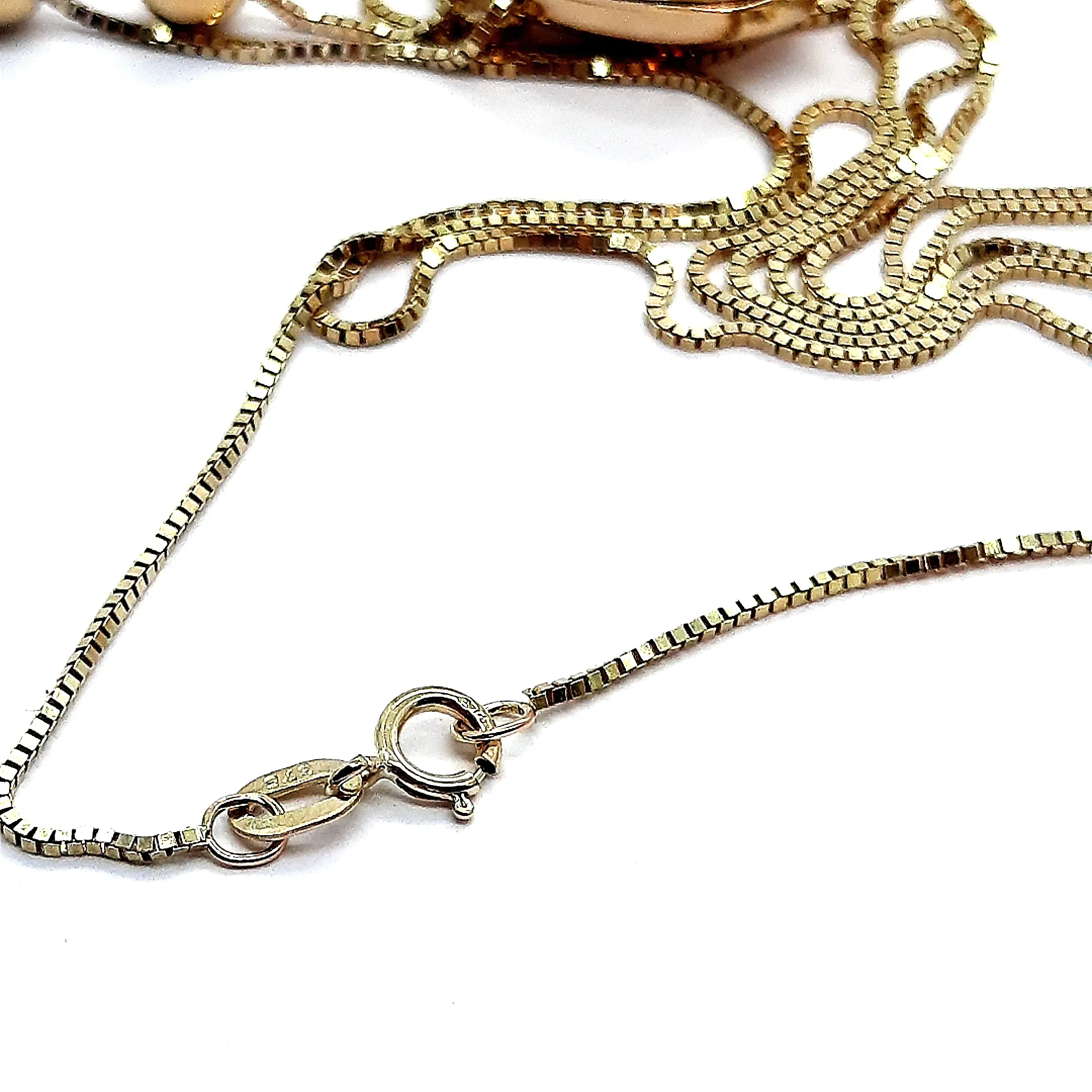 9ct Yellow Gold Chain Necklace with Heart Photo Locket