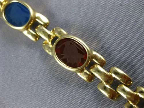 ESTATE AAA MULTI COLOR AGATE & ONYX 14KT YELLOW GOLD 3D ETCHED PANTHER BRACELET