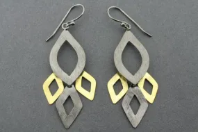 Hakea drop earring - gold plated & oxidized