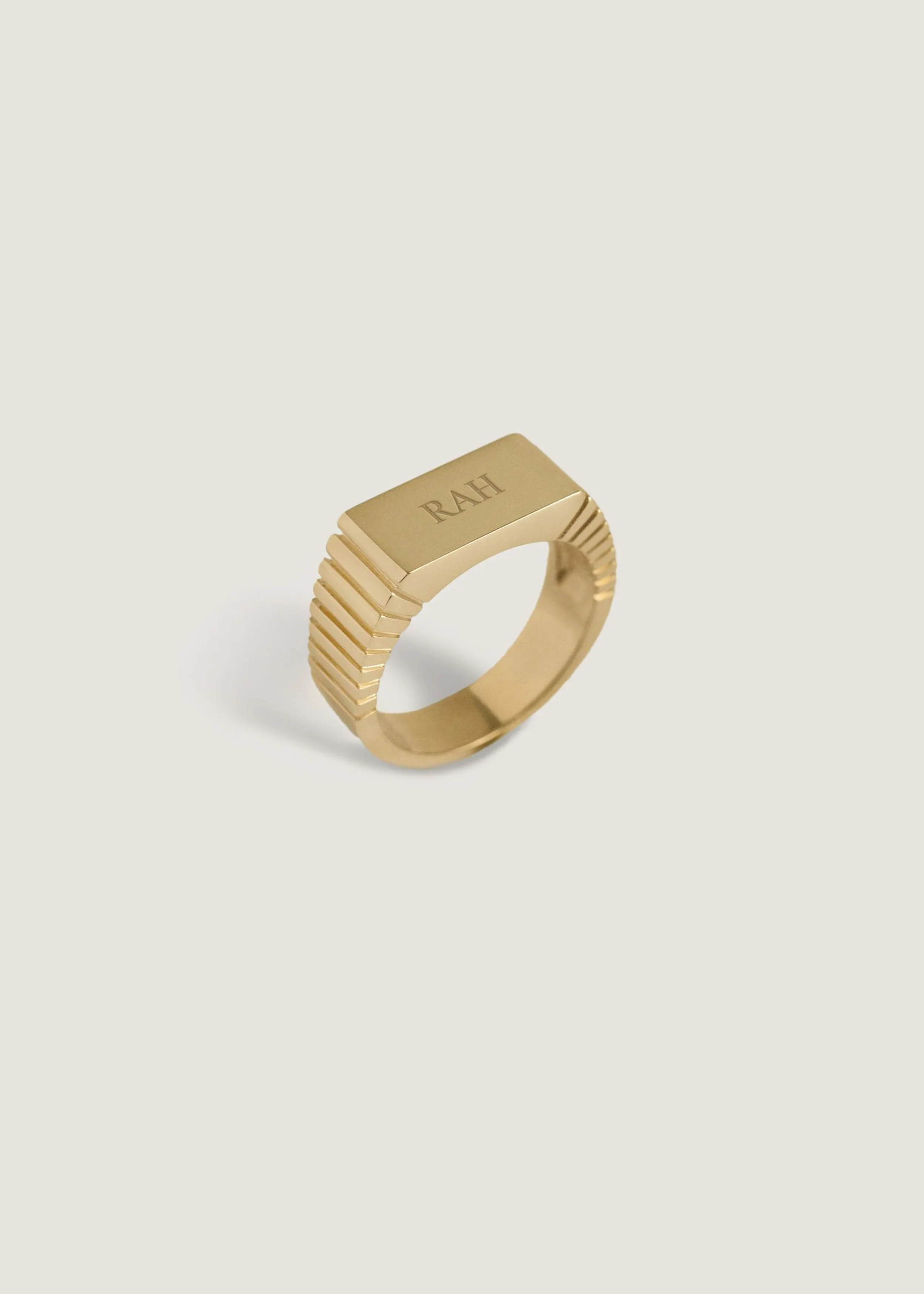 Vivian Ribbed Signet Ring