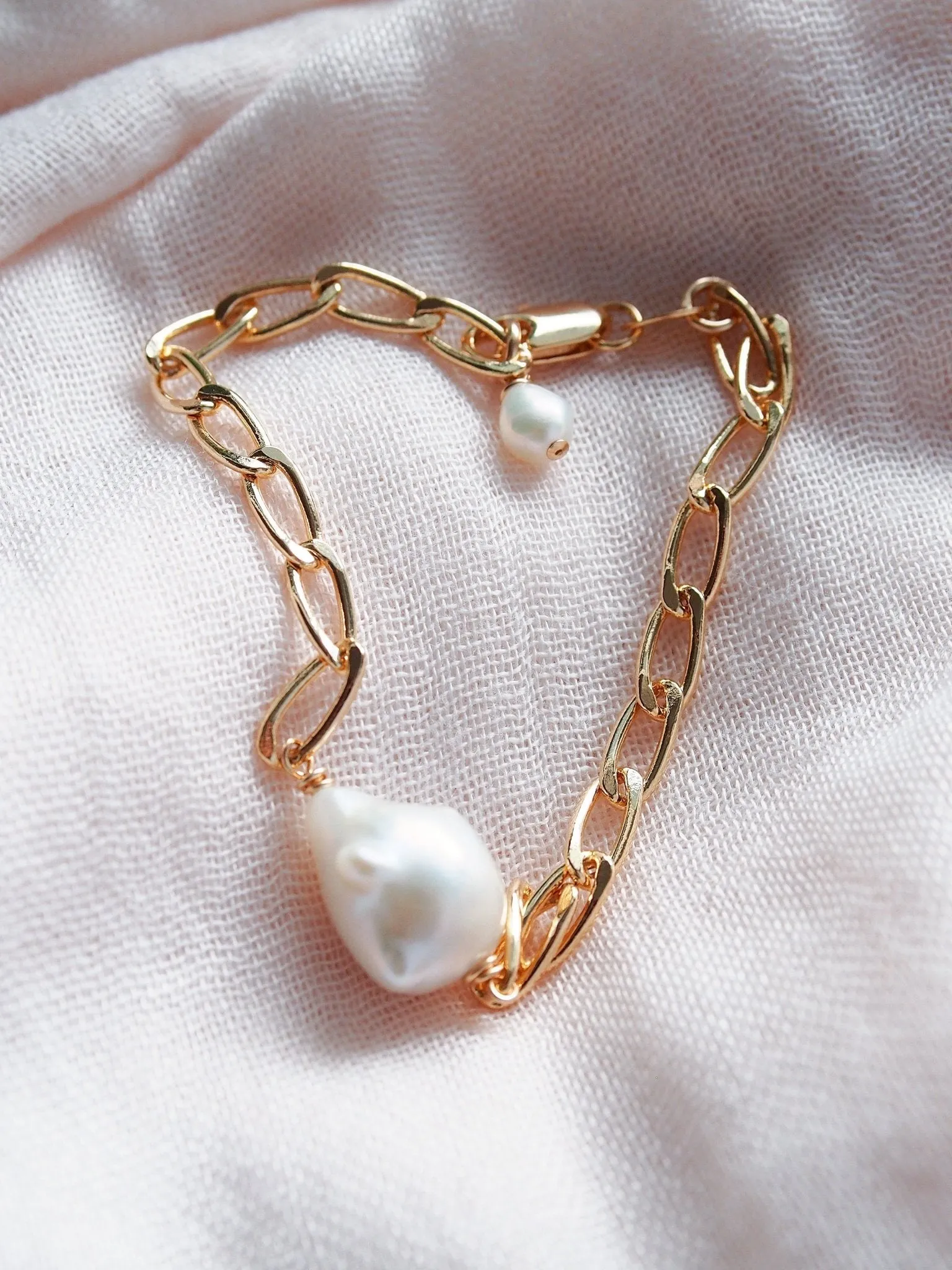 White Baroque Pearl Bracelet - Keali'i